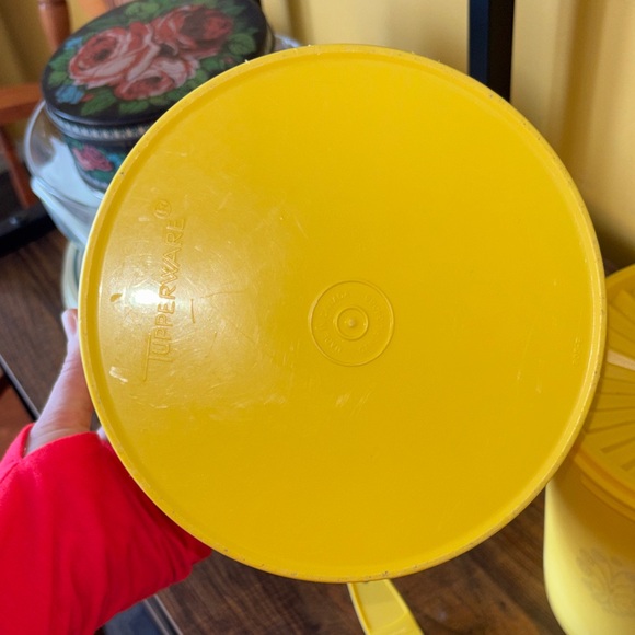 Tupperware vintage  Yellow Storage Container Set - Picture 7 of 7